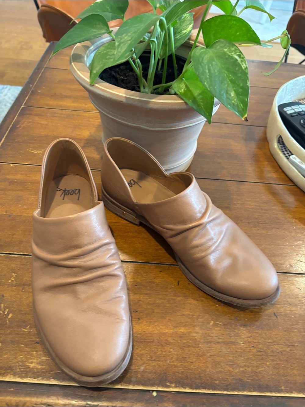 beek Women's Ankle Slip-On Saddle Booties in Light Brown sz 8